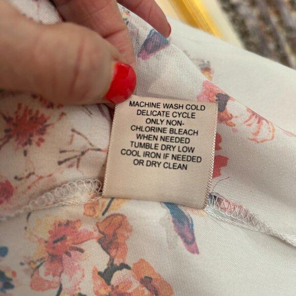 Long sleeve flowered blouse Size Small - Picture 6 of 6